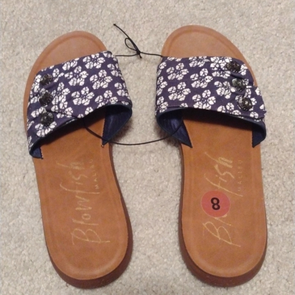 New sandals, size 8